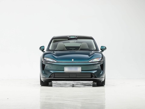 Luxeed R7 — China electric EV for export — photo 2