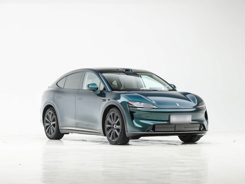 Luxeed R7 — China electric EV for export — photo 3