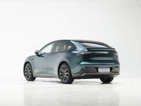 Luxeed R7 — China electric EV for export — photo 5