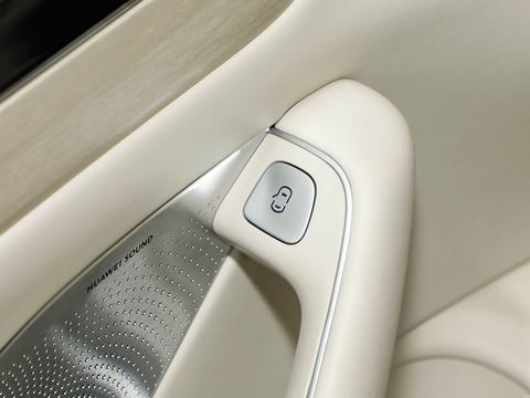 Luxeed Zhi JieS7 — China electric EV for export — photo 13
