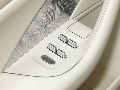 Luxeed S7 — China electric EV for export — photo 14