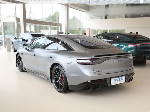 Luxeed Zhi JieS7 — China electric EV for export — photo 5