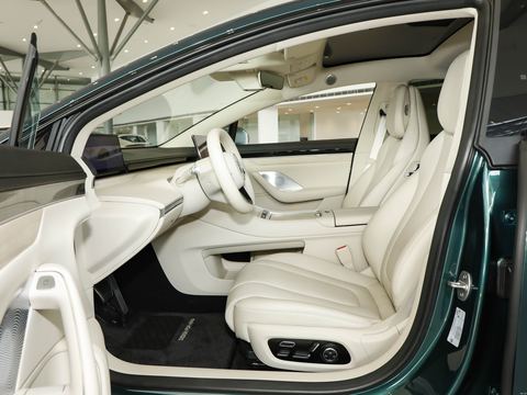 Luxeed Zhi JieS7 — China electric EV for export — photo 9