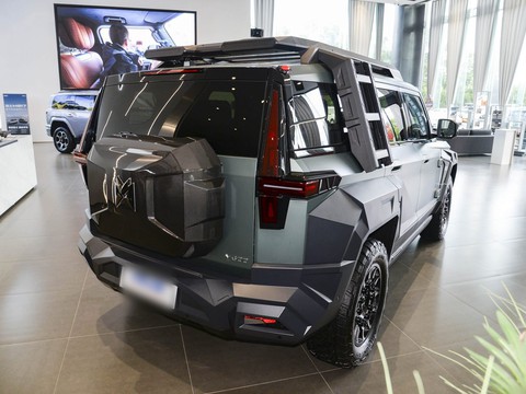 Mengshi M800 — China range-extender EV for export — photo 7