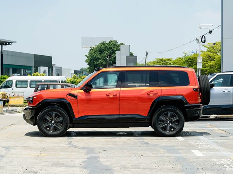 Mengshi M817 — China plug-in hybrid EV for export — photo 4