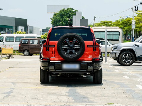 Mengshi M817 — China plug-in hybrid EV for export — photo 6