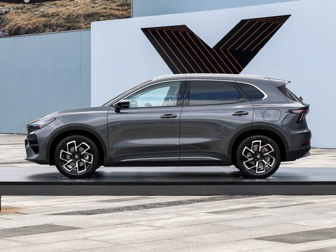 MG 4X — China electric EV for export — photo 4