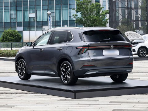 MG 4X — China electric EV for export — photo 5