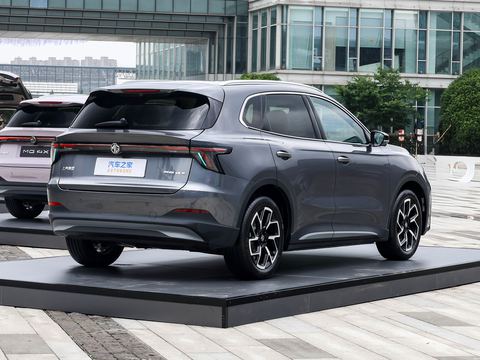MG 4X — China electric EV for export — photo 7