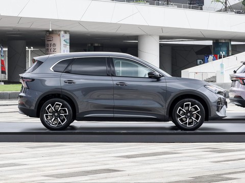 MG 4X — China electric EV for export — photo 8