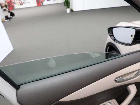 MG ES5 — China electric EV for export — photo 15