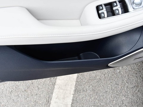 MG Pilot PHEV — China plug-in hybrid EV for export — photo 14