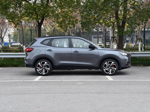 MG Pilot PHEV — China plug-in hybrid EV for export — photo 7