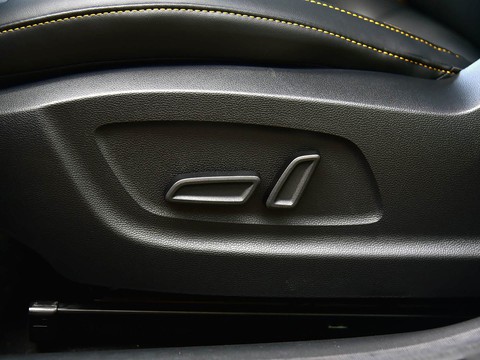 MG6 PHEV — China plug-in hybrid EV for export — photo 16