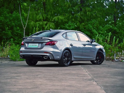 MG6 PHEV — China plug-in hybrid EV for export — photo 4