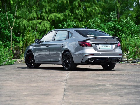 MG6 PHEV — China plug-in hybrid EV for export — photo 6
