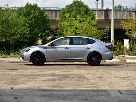 MG6 PHEV — China plug-in hybrid EV for export — photo 7