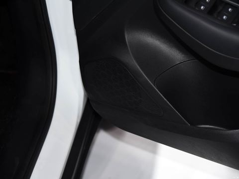 MG Ming JueEZSChun Dian Dong — China electric EV for export — photo 15