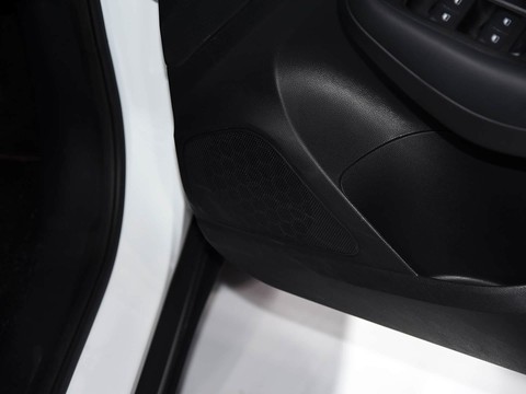 MG EZS EV — China electric EV for export — photo 15
