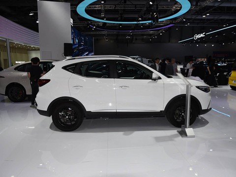 MG EZS EV — China electric EV for export — photo 8