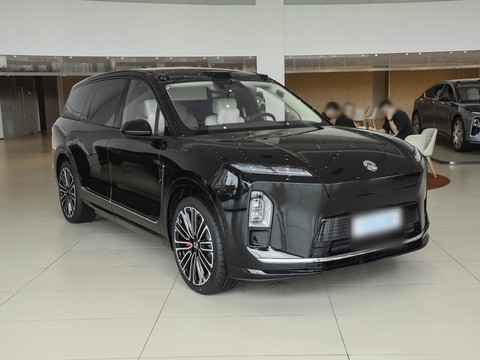 NIO ES8 — China electric EV for export — photo 3