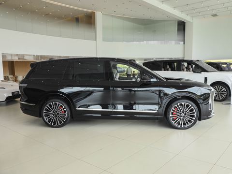 NIO Wei LaiES8 — China electric EV for export — photo 8