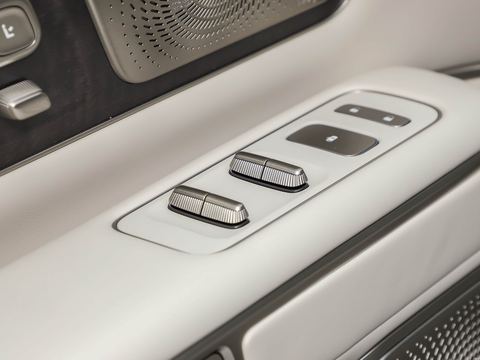 NIO Wei LaiES9 — China electric EV for export — photo 14