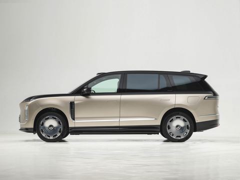 NIO Wei LaiES9 — China electric EV for export — photo 4