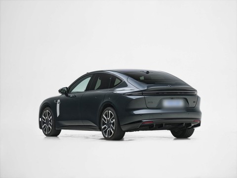 NIO ET5 — China electric EV for export — photo 5