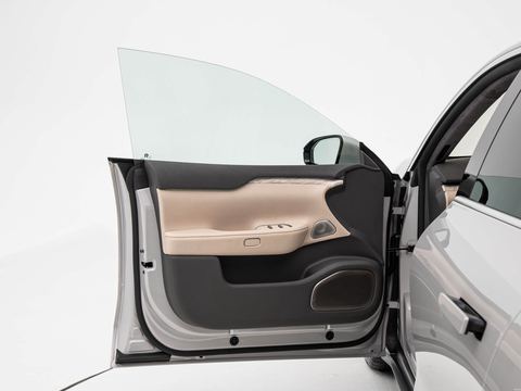 NIO Wei LaiET7 — China electric EV for export — photo 11
