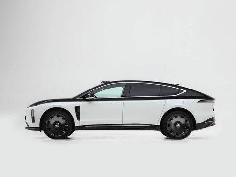 NIO ET9 — China electric EV for export — photo 4