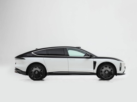NIO ET9 — China electric EV for export — photo 8