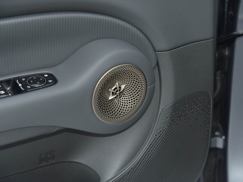 Ora 5 EV — China electric EV for export — photo 15