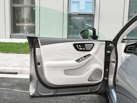 Roewe Fei FanF7 — China electric EV for export — photo 11