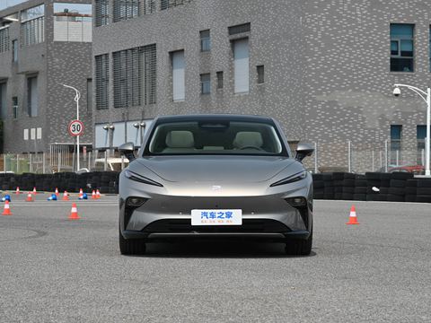 Roewe Fei FanF7 — China electric EV for export — photo 2