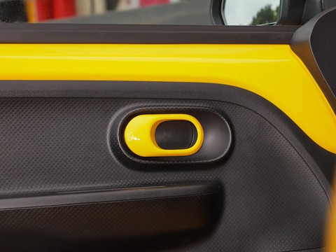 Roewe Clever — China electric EV for export — photo 12