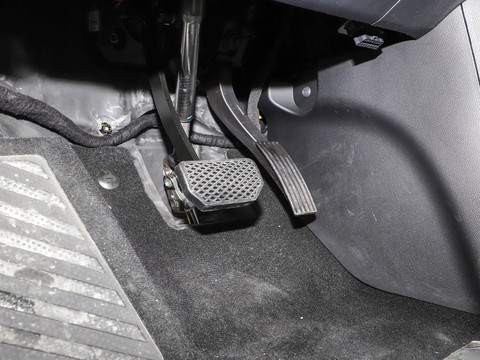 Roewe Clever — China electric EV for export — photo 16