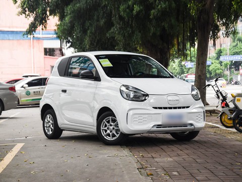 Roewe Clever — China electric EV for export — photo 3