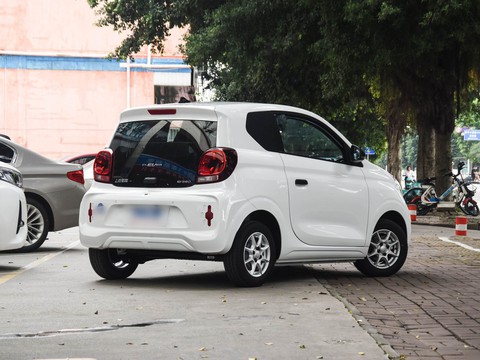 Roewe Clever — China electric EV for export — photo 7