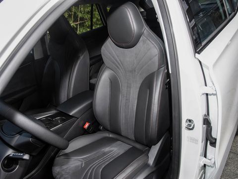 Roewe Rong WeiD5X DMH — China electric EV for export — photo 10