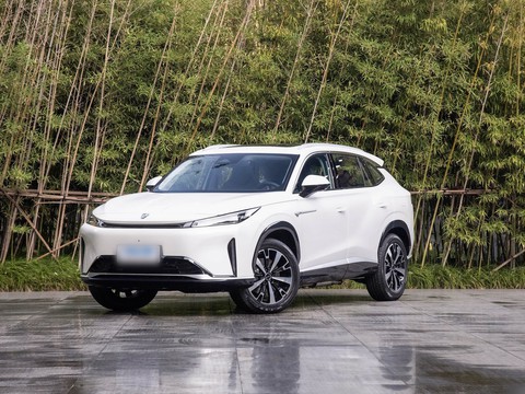 Roewe D5X DMH — China plug-in hybrid EV for export — photo 8