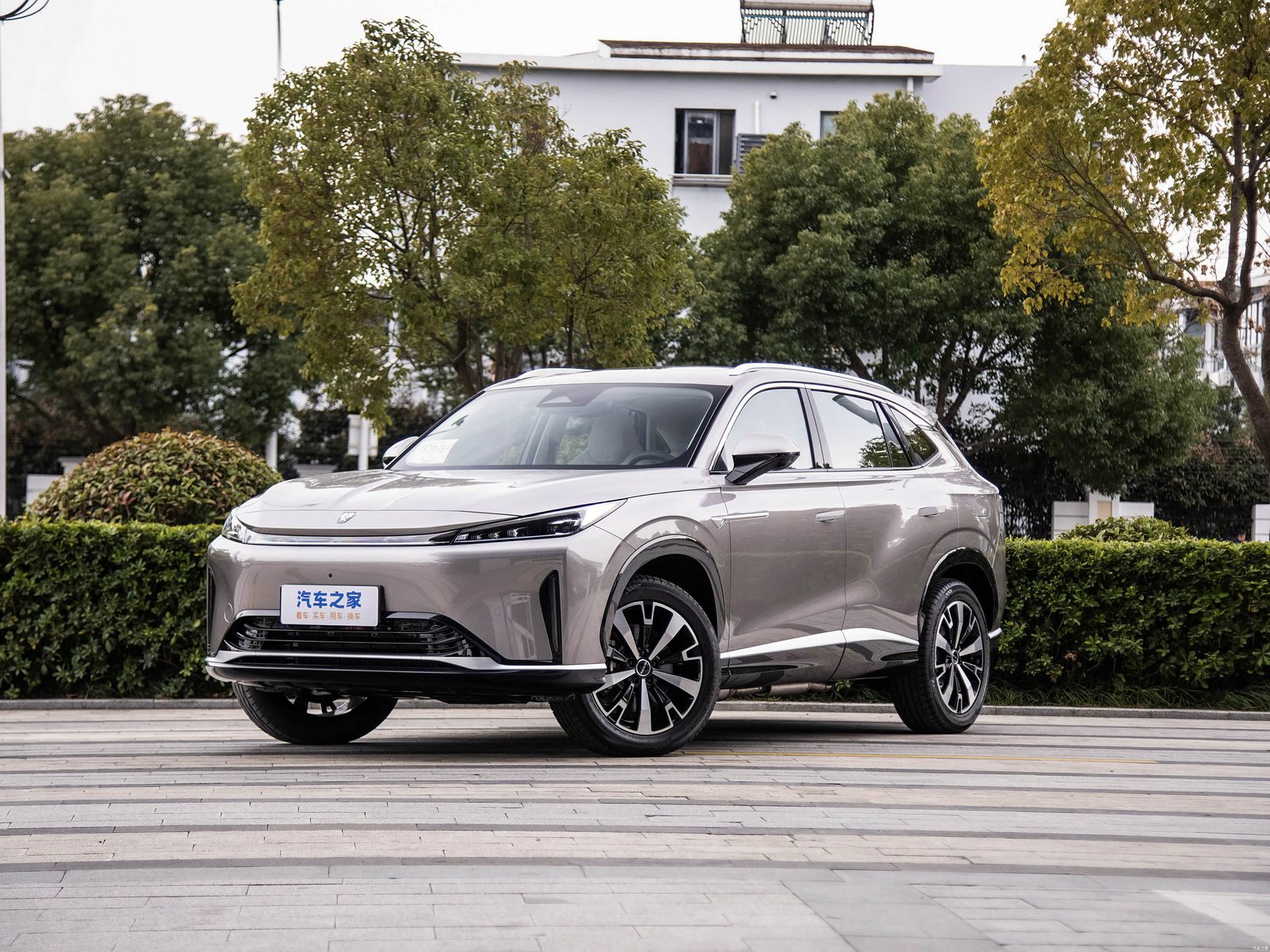 Roewe Rong WeiD5X DMH