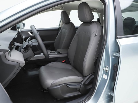 Roewe D6 — China electric EV for export — photo 10