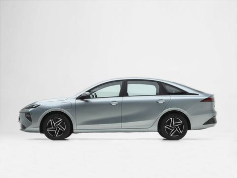 Roewe Rong WeiD6 — China electric EV for export — photo 4