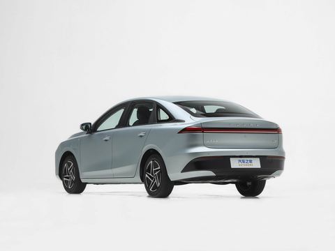 Roewe Rong WeiD6 — China electric EV for export — photo 5