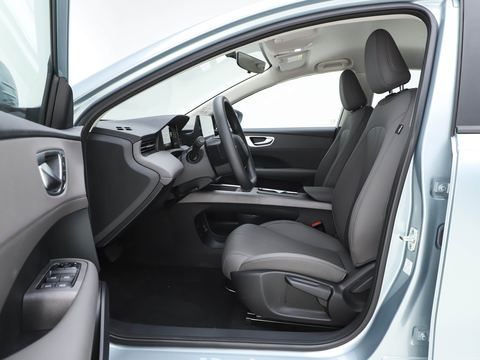 Roewe Rong WeiD6 — China electric EV for export — photo 9