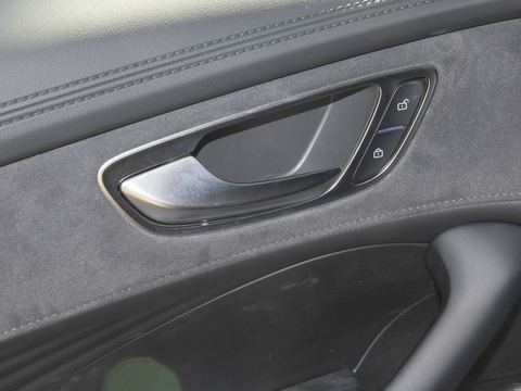 Roewe Rong WeiD7 — China electric EV for export — photo 12