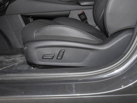 Roewe D7 — China electric EV for export — photo 14