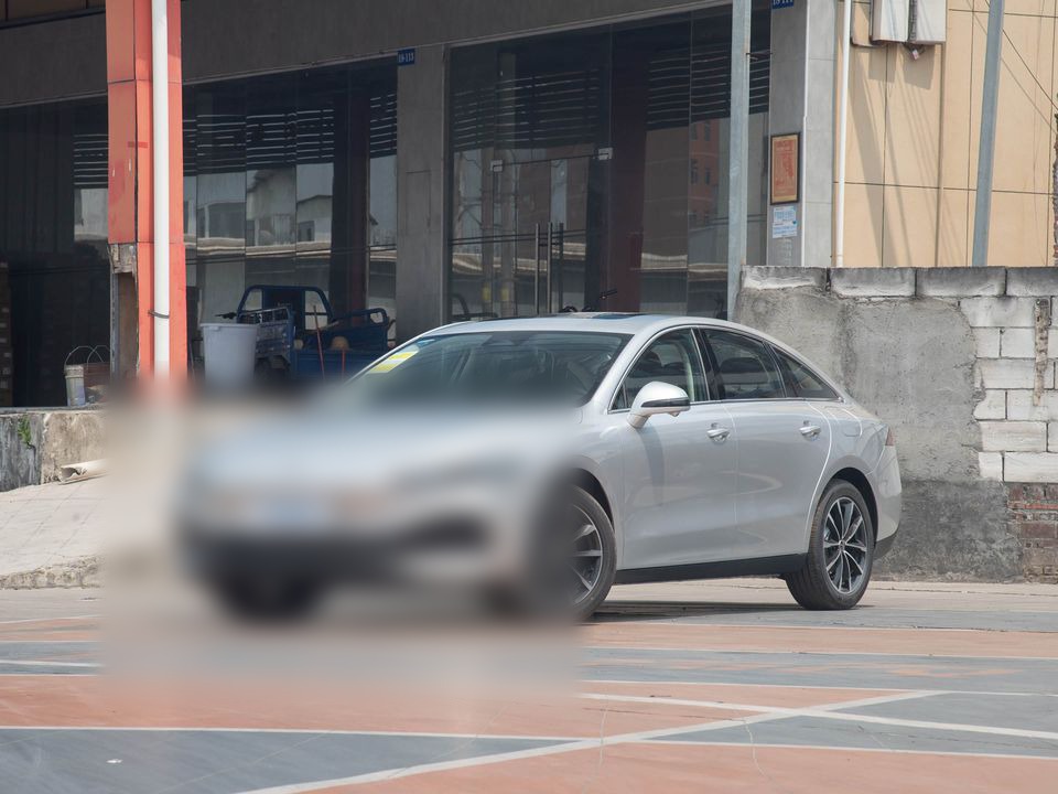 Roewe D7 — China electric EV for export