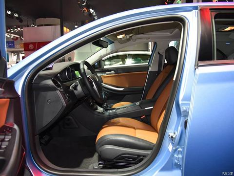 Roewe Rong Weie550 — China electric EV for export — photo 8